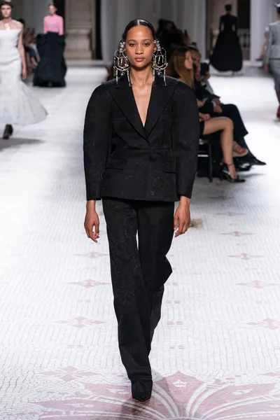 Look 9